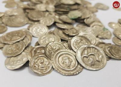 گنجینه ای از سکه های عجیب که یک سگ پیدا کرد